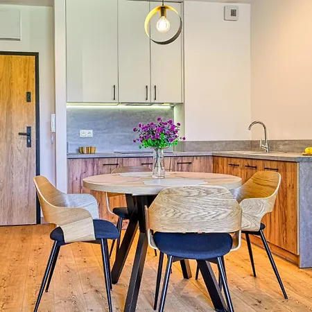 Polna A39 Blisko Stoku I Lasu - 5d *